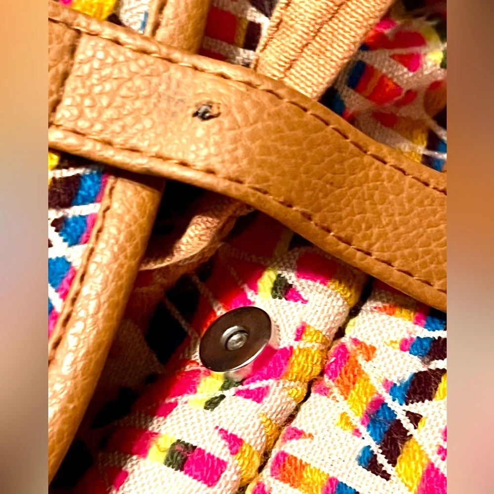 Boho Aztec Southwestern‎ Patterned Brown Accent Women's Backpack w/Drawstring